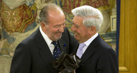S.M. El Rey y Vargas Llosa