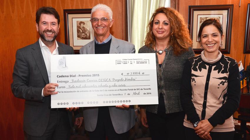 El Cabildo de Tenerife entrega a FPH la recaudación de la gala de los Premios Cadena Dial